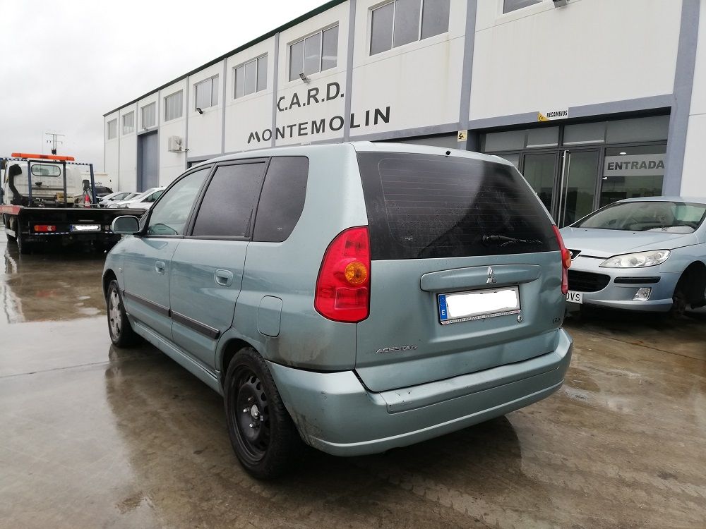 Mitsubishi space star 2003